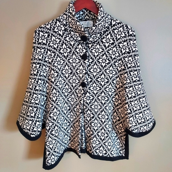 Alpaca Wool Made in Peru Sweater Poncho - Picture 6 of 6